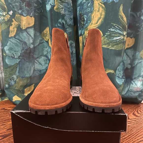 Stuart Weitzman MAELIE BOOTIE suede size 6.5 color COFFEE - Picture 8 of 9